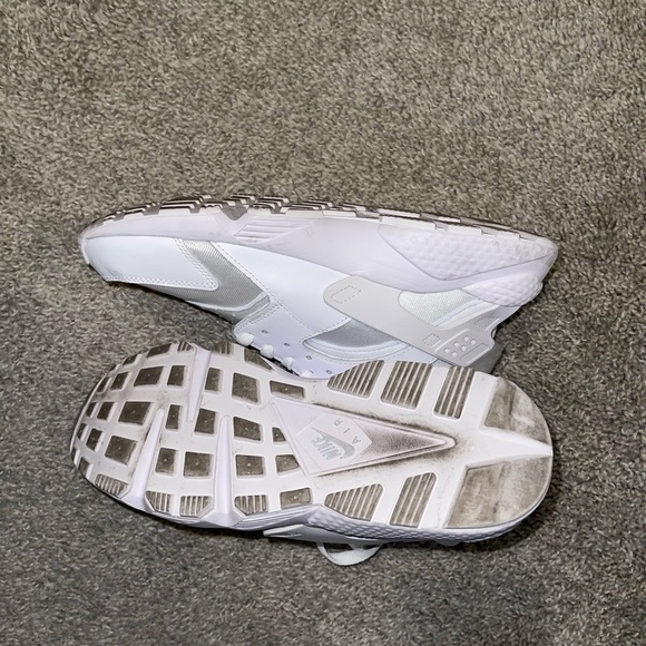 SOLD❗️Nike white huarache sneakers 🤍 - Picture 6 of 6